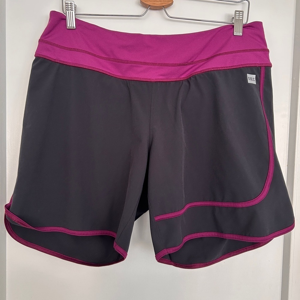 Women’s MEC Shorts in Black & Purple Size 16